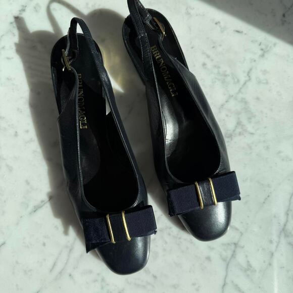 Bruno Magli Italy Bow Slingback Kitten Heels Navy Gold Women’s 7.5B - Picture 1 of 8